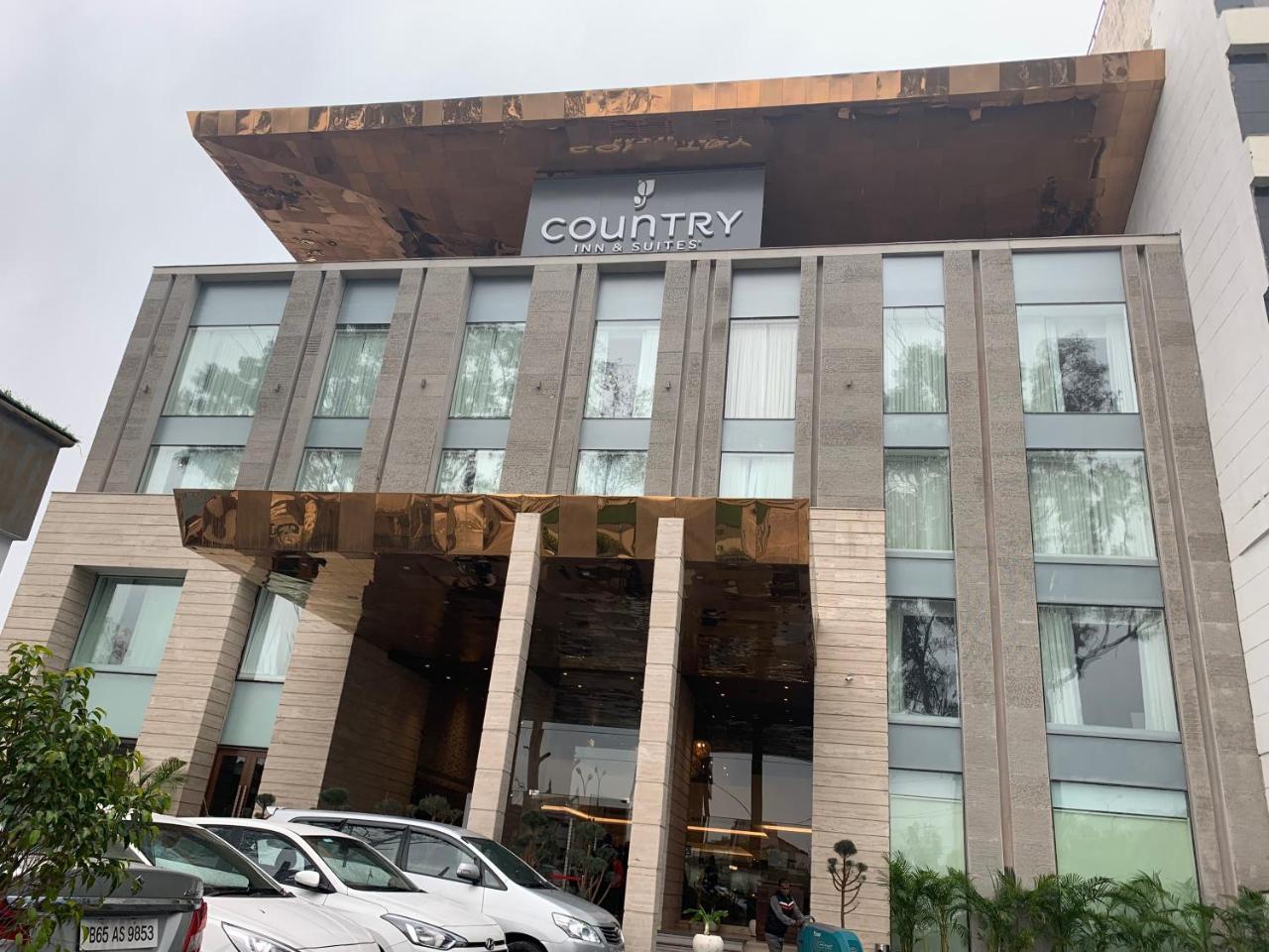 Country Inn & Suites By Radisson Chandigarh Zirakpur Esterno foto